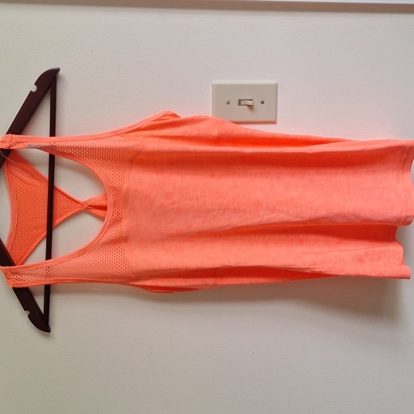 3/$20 Reebok Excersise 2-Top Bundle Size S/M - Picture 7 of 16